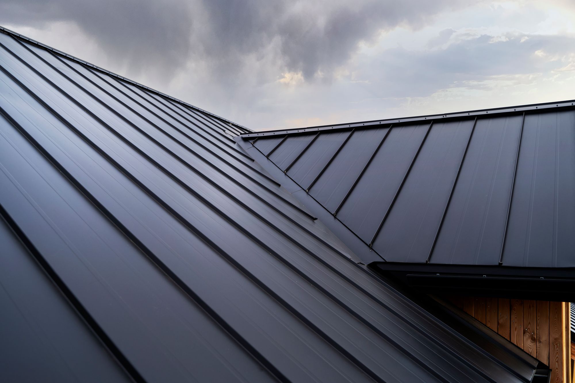 Metal Roofing pros, cons and estimated costs