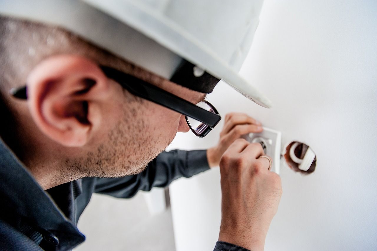Maintaining Your Electrician License: Renewal and Ongoing Commitment